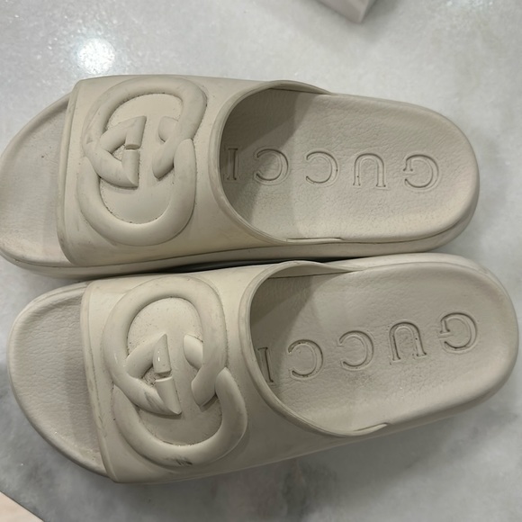 Gucci Shoes Gucci White Slides Sz 37 Poshmark